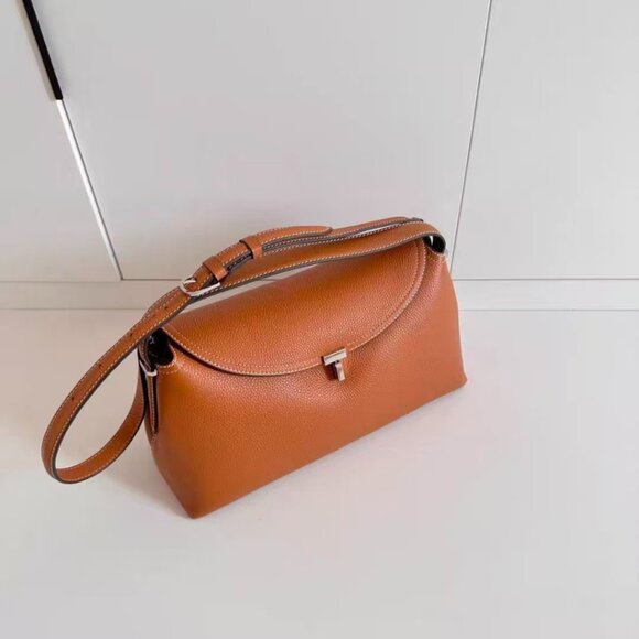 Toteme brown leather shoulder bag - Picture 1 of 3
